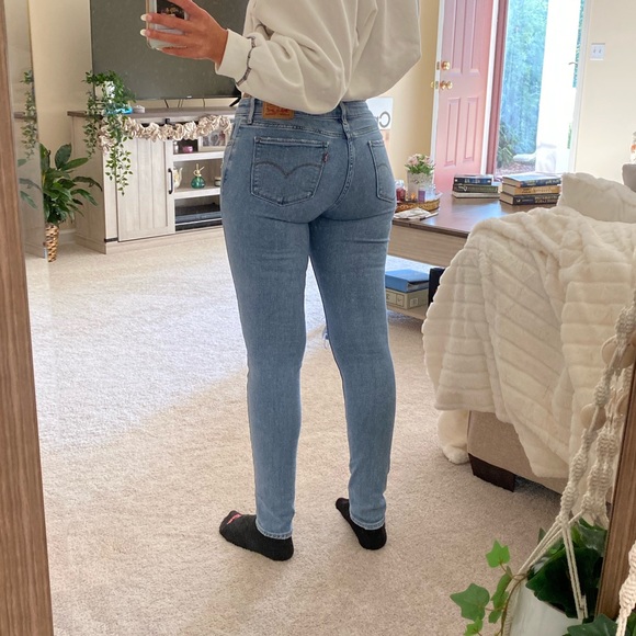 Levi’s 711 Skinny Jeans - Picture 4 of 8